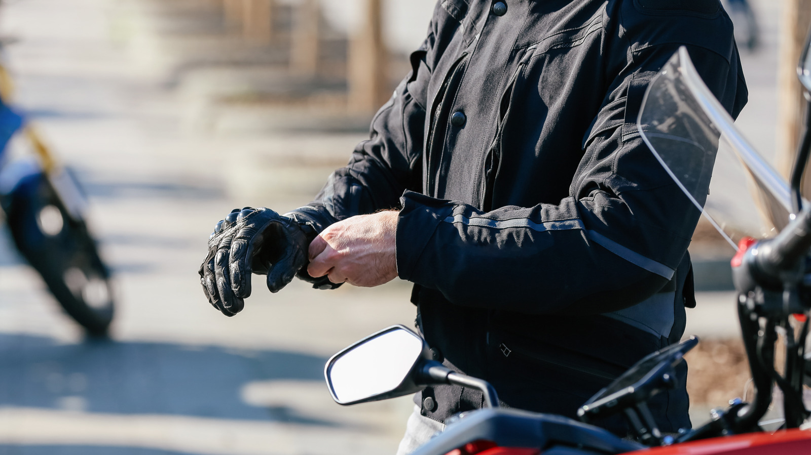 Мотоциклетные перчатки: что байкеры должны знать о различных уровнях безопасности