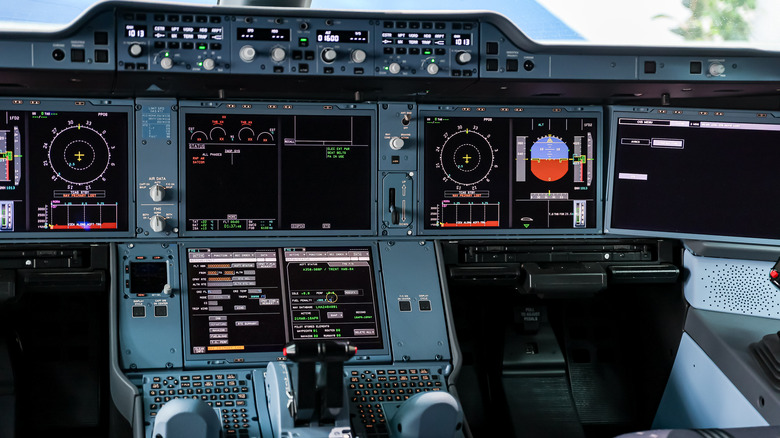 Кабина Airbus A350