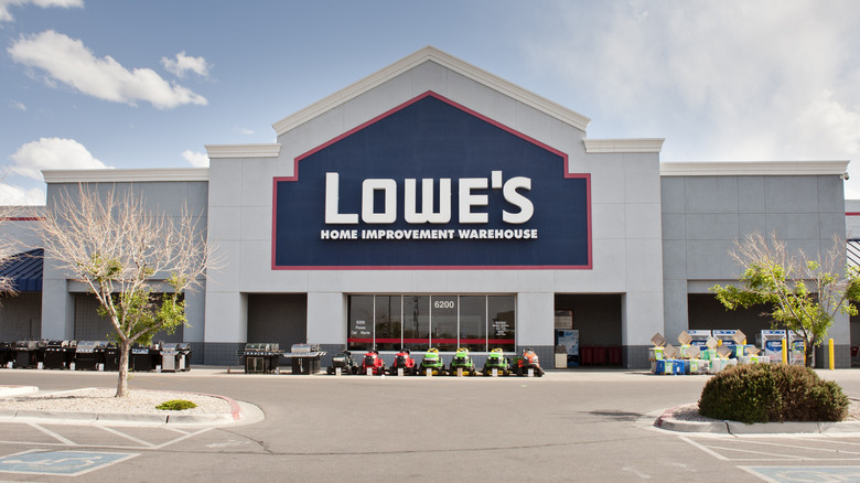 Магазин Лоу по утрам