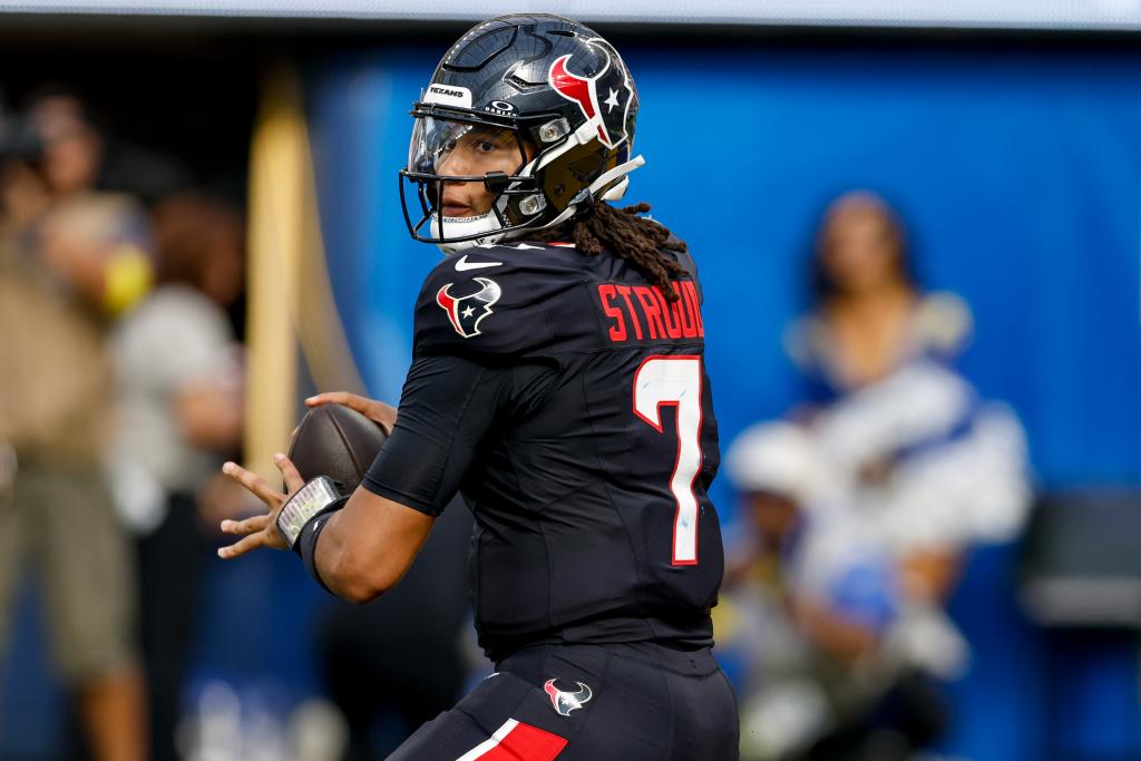 Ставка 5 долларов, получите 300 долларов на бонусные ставки, если ваша ставка выигрывает на «MNF» Buccaneers против техасцев