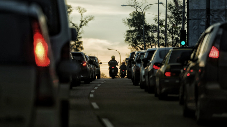 Мотоциклы полосы фильтрации