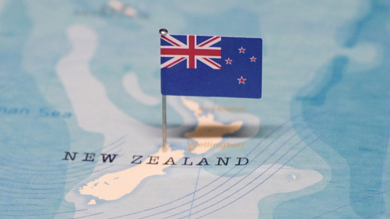 Новозеландский флаг на карте Новой Зеландии.