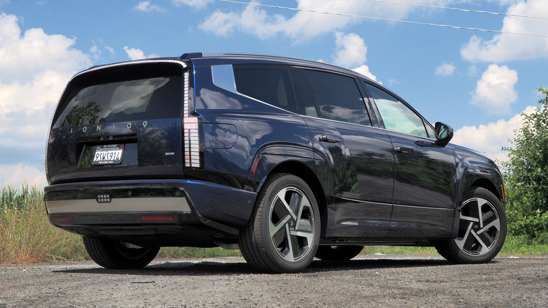 2026 Hyundai Ioniq 9 Задний вид три четверти