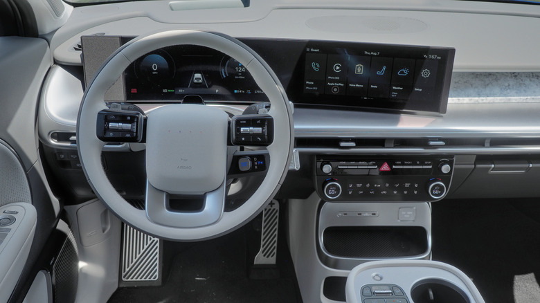 2026 Hyundai Ioniq Dashboard и рулевое колесо