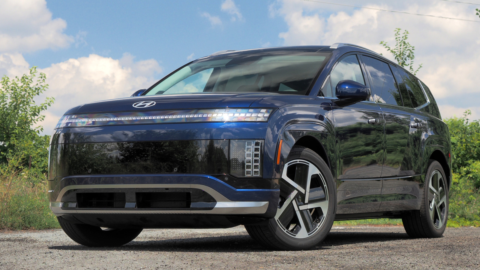 Hyundai скрыл что -то глубоко разумное внутри дикого дизайна Ioniq 9