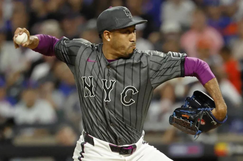 Почему Карлос Мендоса не разбил Эдвина Диаса в 11 -м иннинге