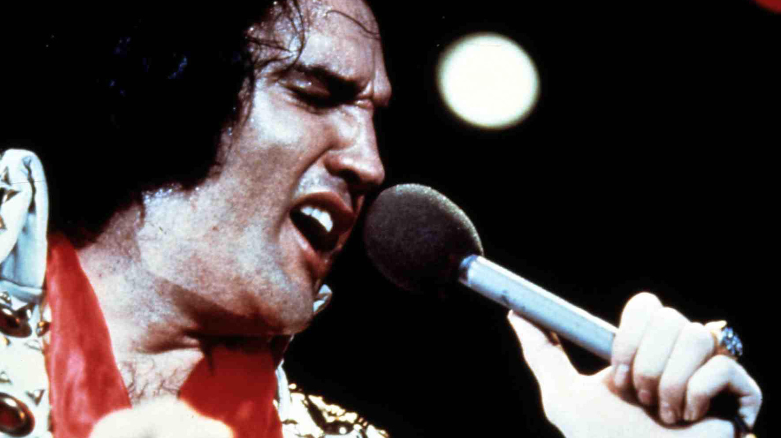 Знаменитый розовый Cadillac's Elvis Presley официально имеет новый дом