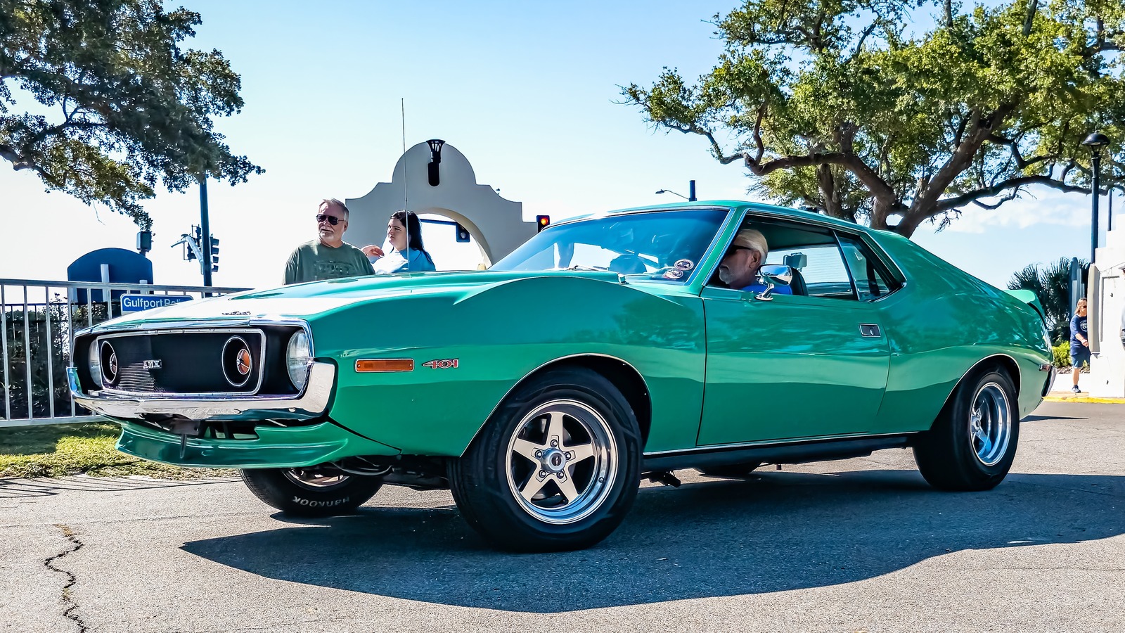 Сколько сегодня стоит копья AMC и какова его максимальная скорость?