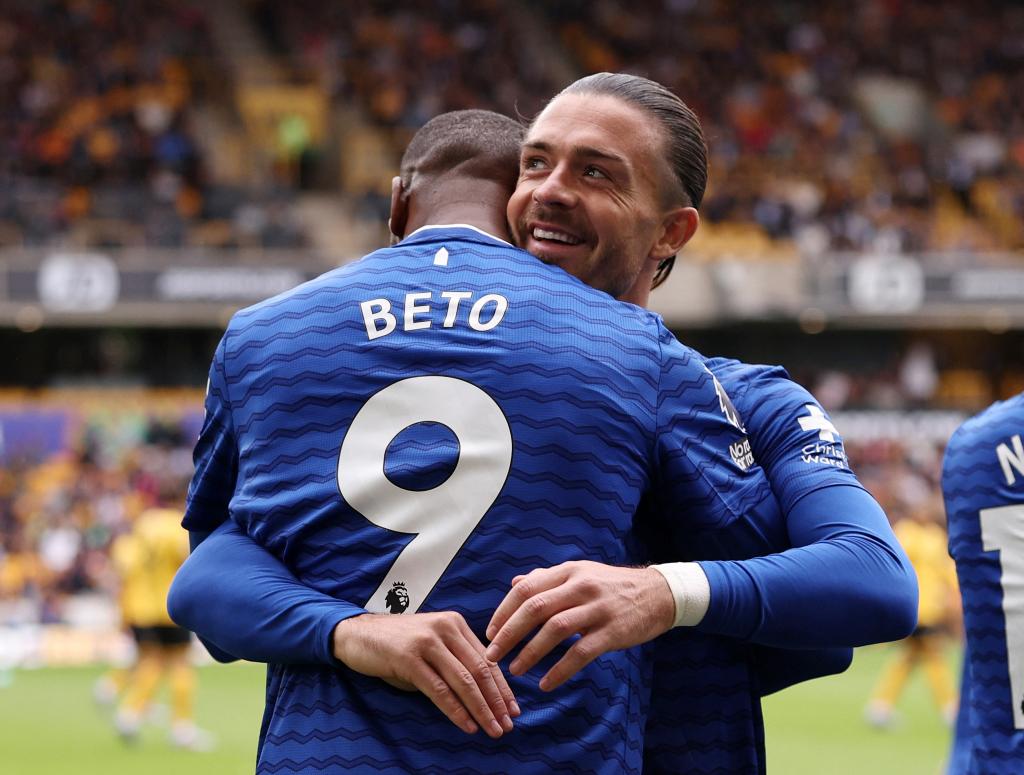 Скорее всего, лучше, выберите битву в Премьер -лиге в понедельник