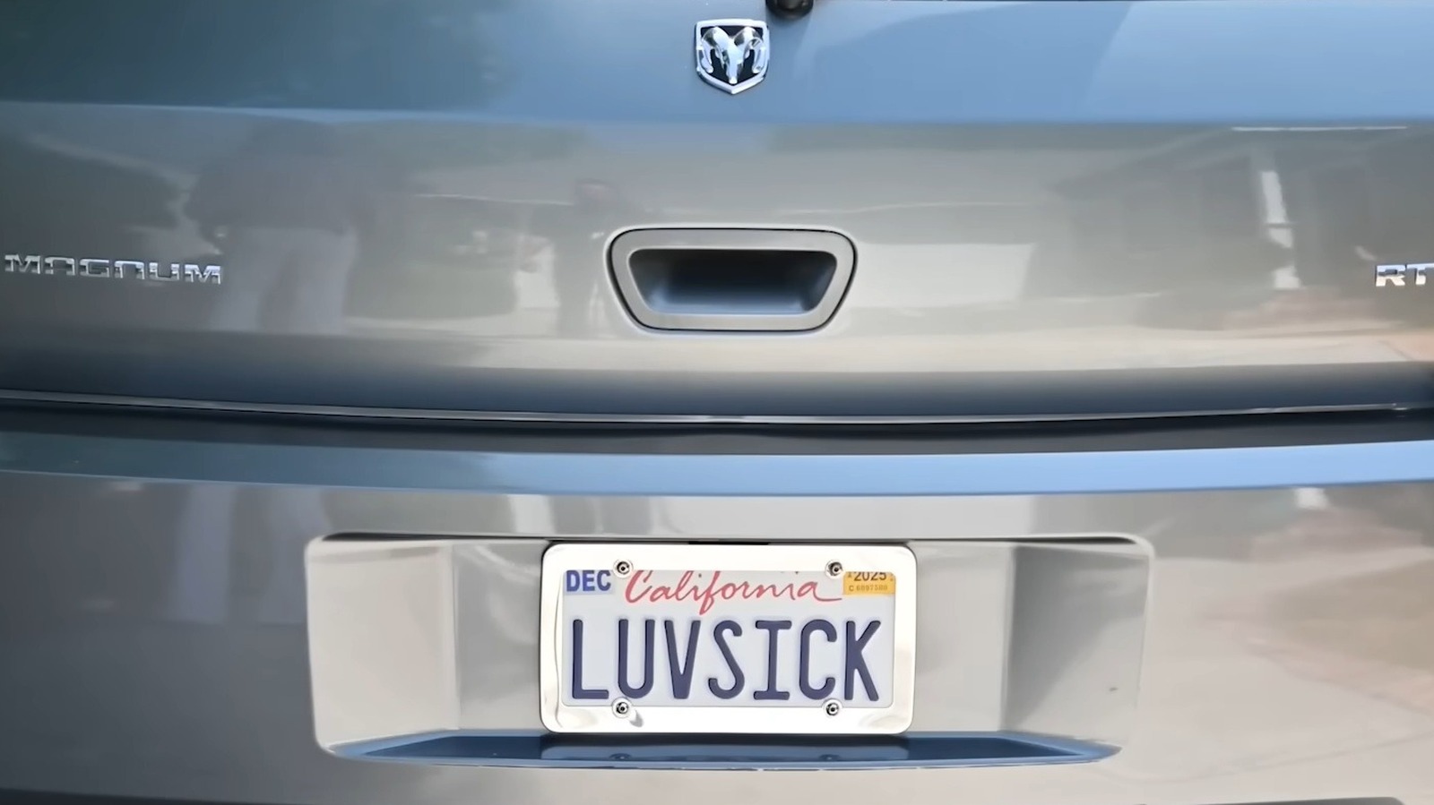 Новый номерной знак заставил этого калифорнийца получить 15 трафик - вот почему