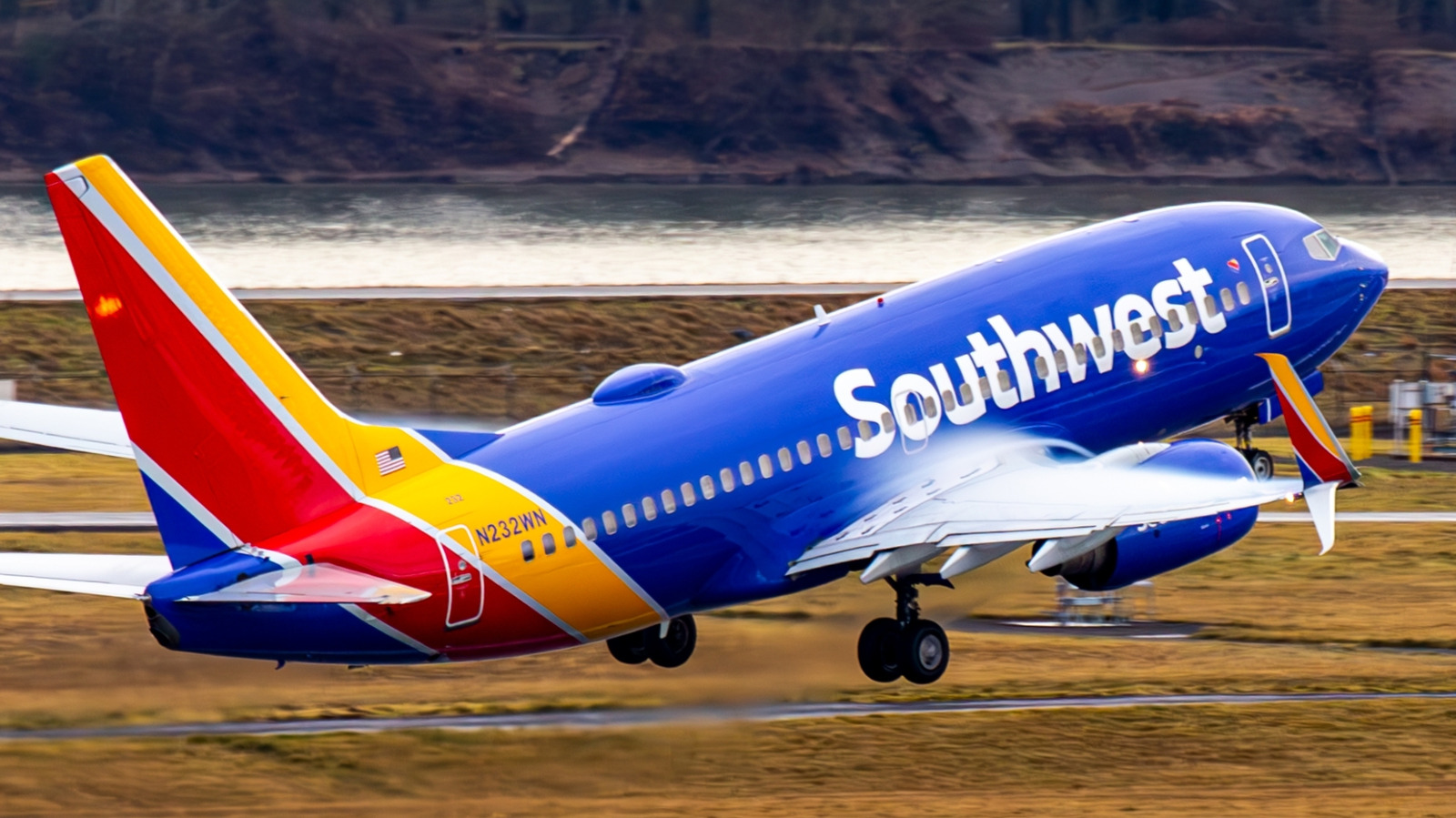 Southwest Airlines теперь требует удаления общего, но решающего предмета для некоторых пассажиров