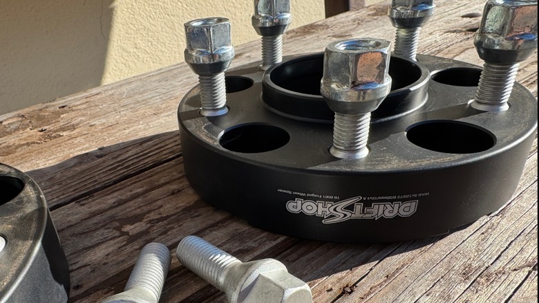 Lug Bolts вкрученные в черный центр