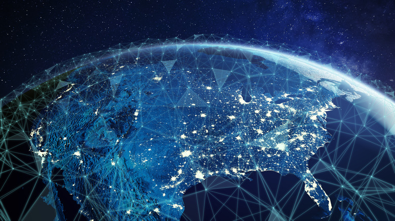 Посмотреть из пространства с изображением мобильных сетей по всей территории США