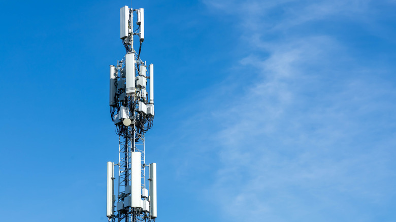 Башня мобильного телефона