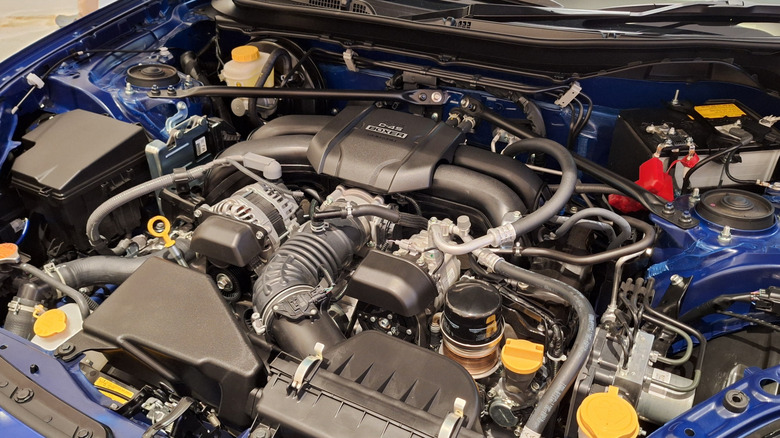 Оппозитный двигатель Subaru BRZ.