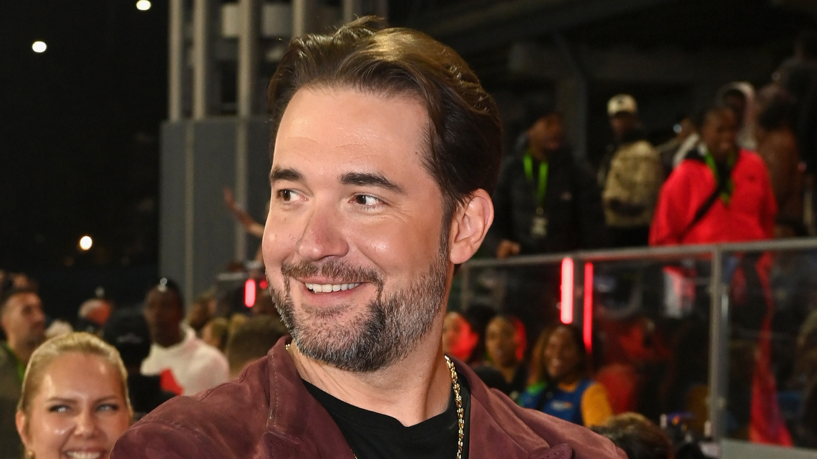 Генеральный директор Reddit говорит, что большая часть Интернета мертва, и пользователи Reddit с этим согласны