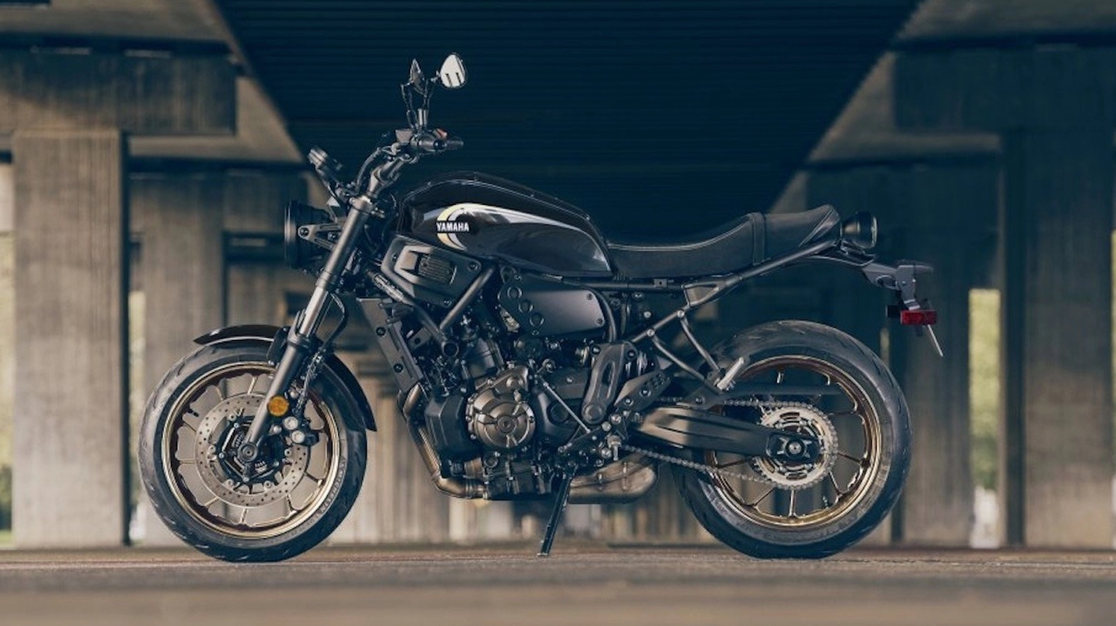 Является ли Yamaha XSR700 хорошим велосипедом, и он быстро? Вот что говорят владельцы
