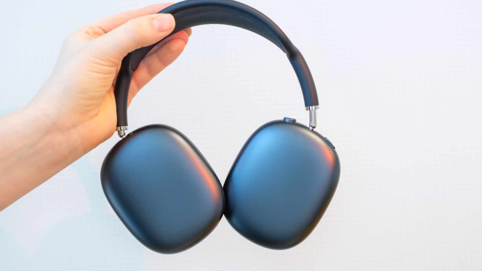 Стоит ли покупать восстановленные AirPods Max? Вот что говорят владельцы