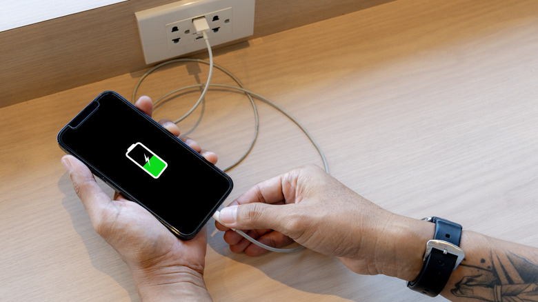 Зарядка телефона