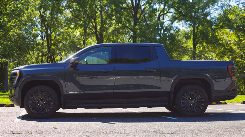 Профиль GMC Sierra EV