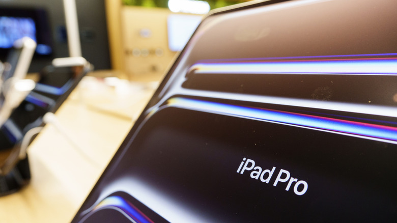 iPad Pro на витрине в магазине