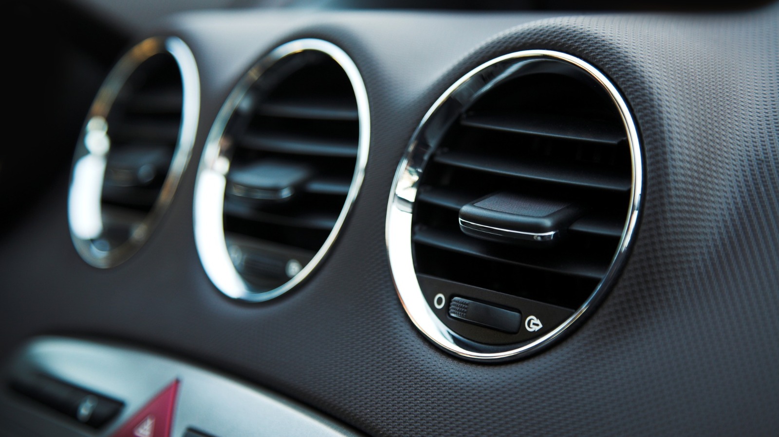 Как очистить вентиляционные отверстия вашего автомобиля и улучшить их запах