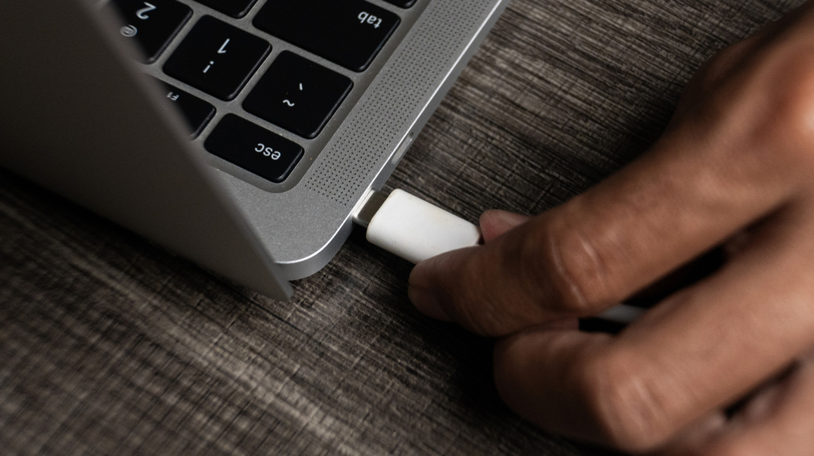 Сколько устройств может обслуживать один USB-порт?