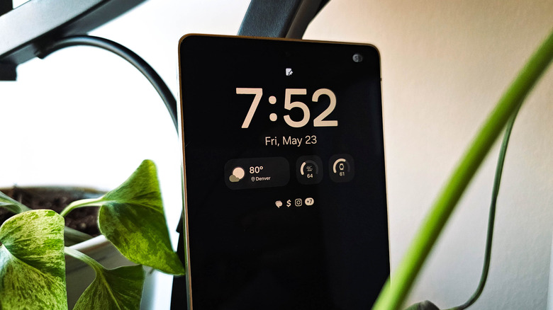 Samsung Galaxy S25 Ultra позировал на заводском стенде