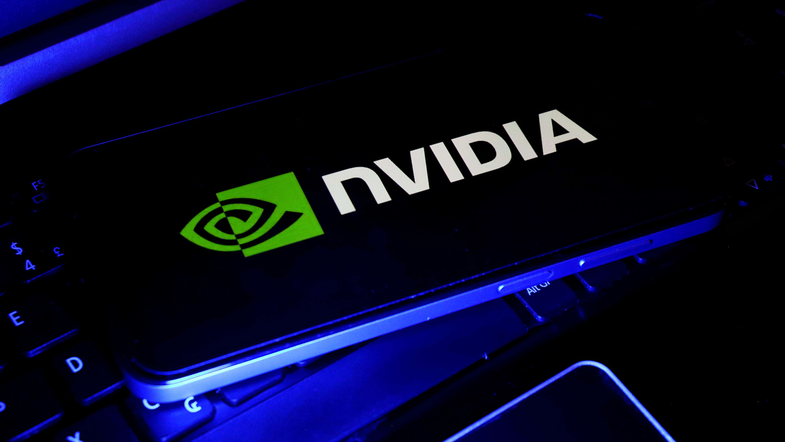 Мощные чипы Nvidia AI уже в Китае: вот как