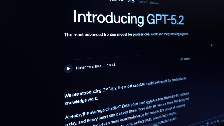 Первая часть анонса OpenAI GPT-5.2 на черном экране