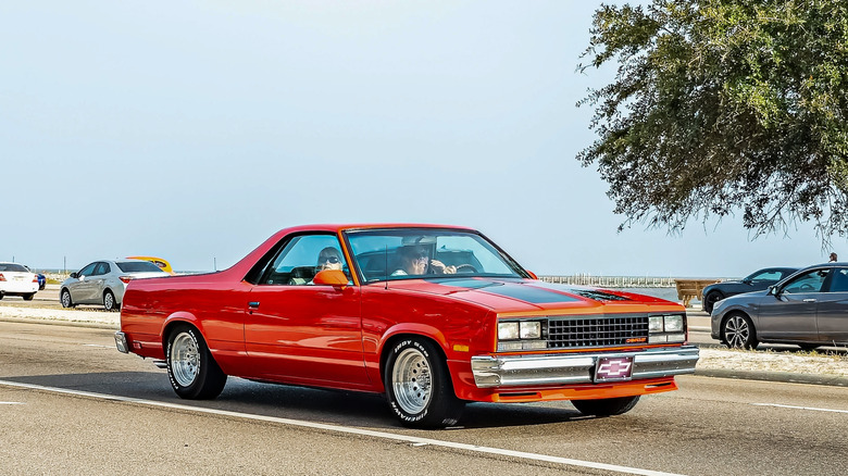 1987 Chevrolet El Camino на дороге