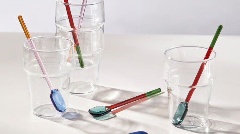 Ложки Фенгомарре в стеклянной посуде