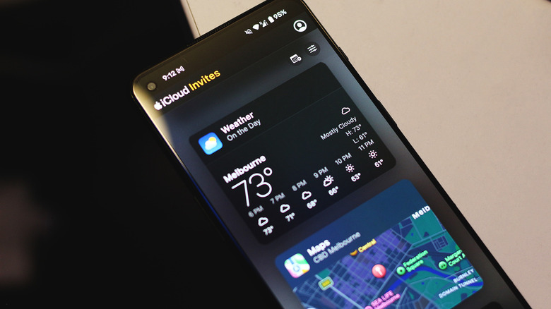 Веб-приложение Apple Invites на телефоне Android