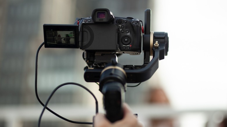 камера, подключенная к подвесу через USB-кабель