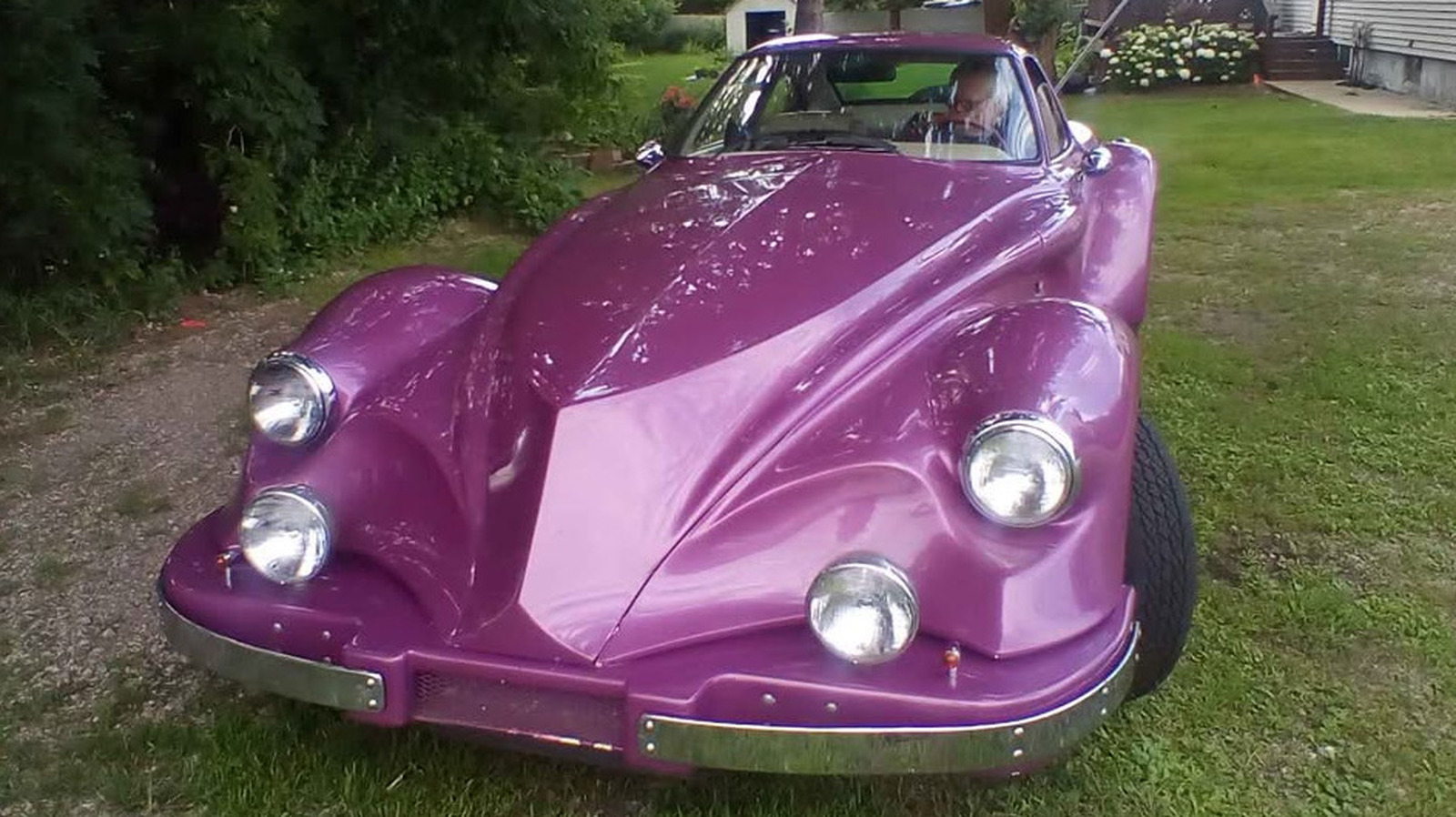 Этот ультра-редкий классический автомобиль напоминает о 1970-х годах и выставлен на продажу