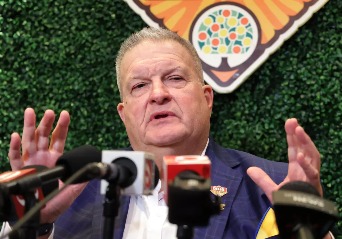 Бифф Поджи не сдерживает «неправильную» футбольную программу Мичигана