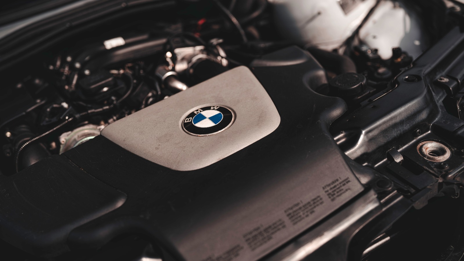 Новый патент BMW еще больше усложнит работу над собственным автомобилем