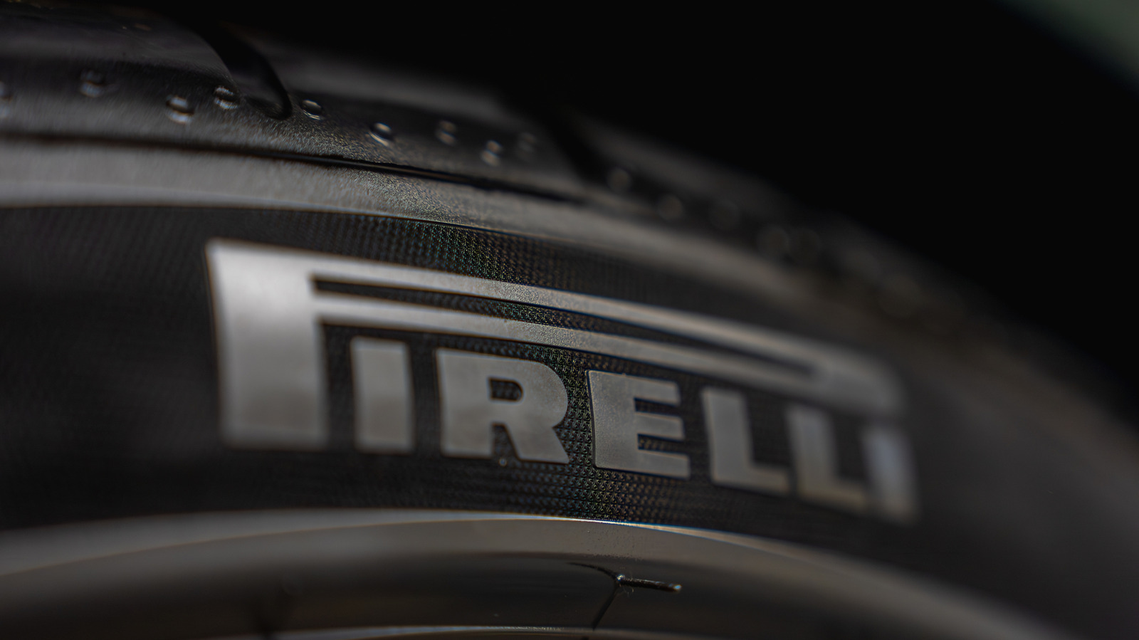 Шины Pirelli лучше, чем Michelin? Что говорят данные потребительских отчетов