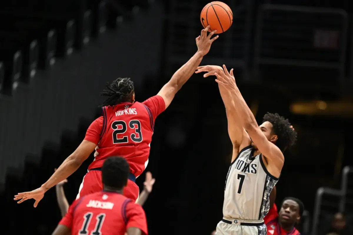 Брайс Хопкинс доминирует с обеих сторон в победе над Сент-Джоном