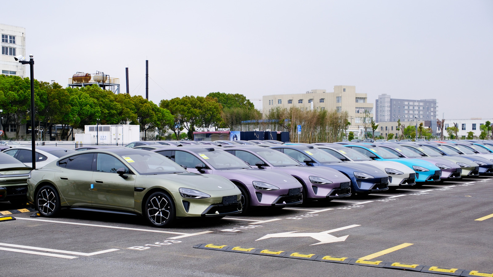 Бум электромобилей в Китае оставил проблему с аккумуляторами (и преступностью)