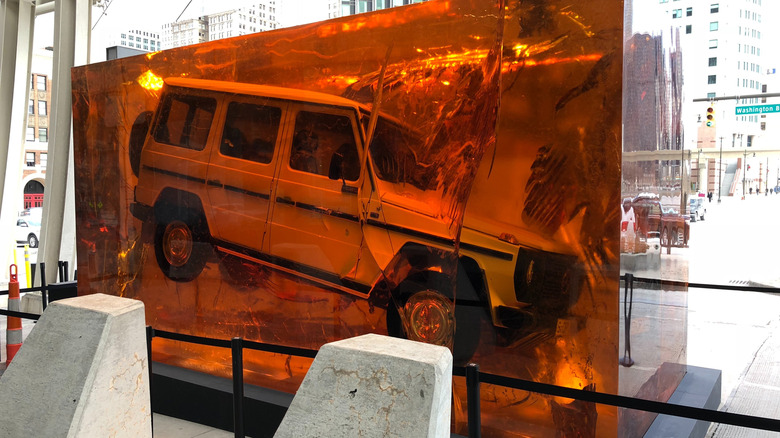 Mercedes-Benz G-Class Amber Cube поближе.
