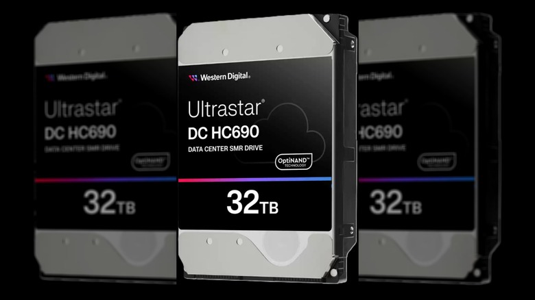 Жесткий диск Western Digital Ultrastar DC HC690 емкостью 32 ТБ.