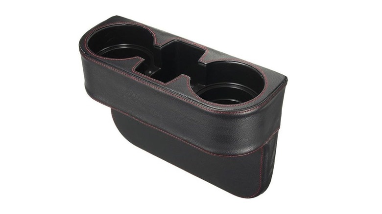 Организатор сиденья на белом фоне