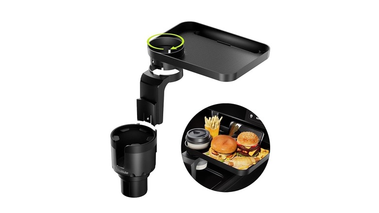 Поднос для автомобильного подстаканника на белом фоне