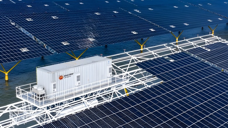Плавучая солнечная электростанция в Китае
