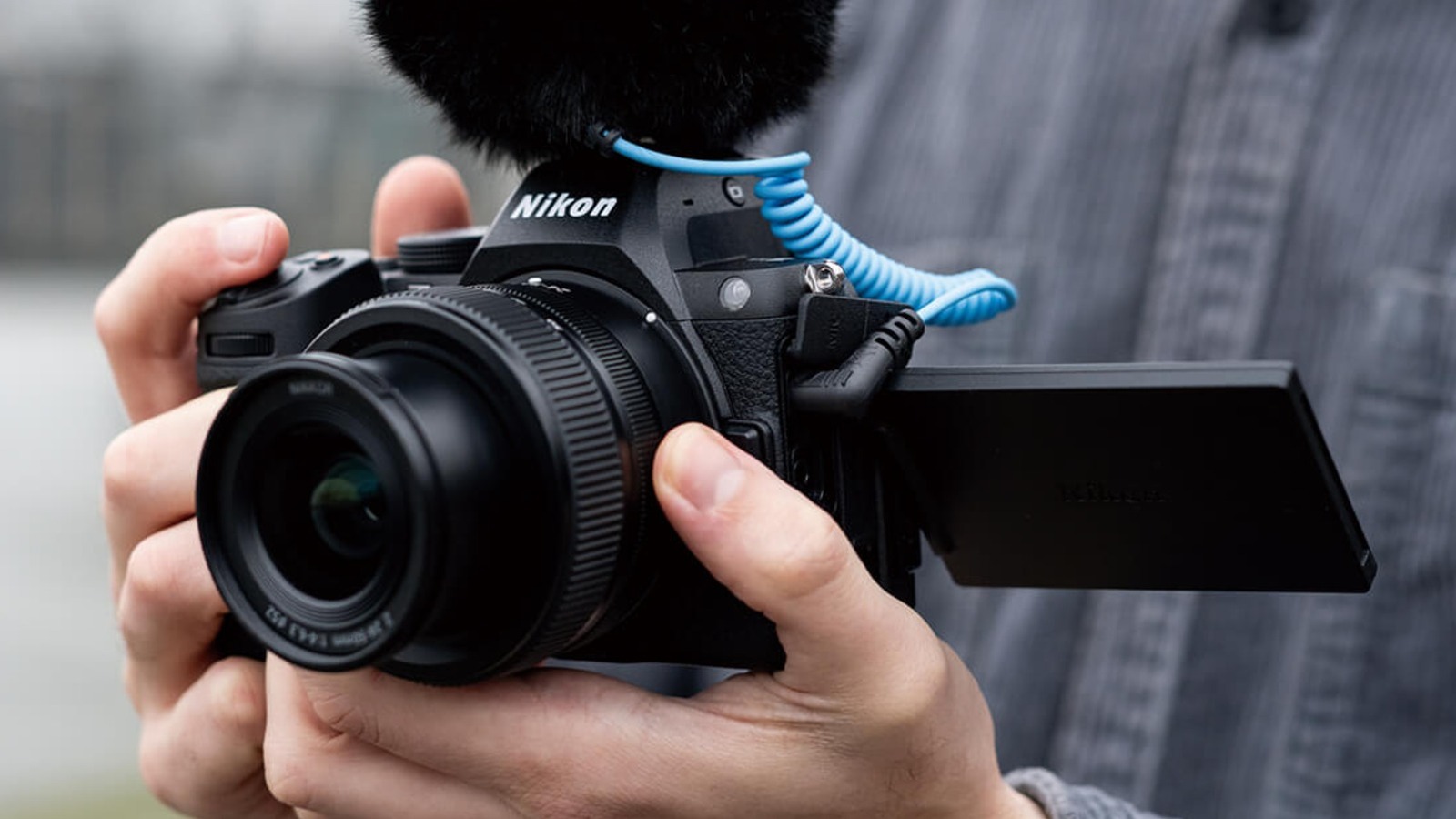 Nikon Z5II против Canon R8: какую беззеркальную камеру купить?