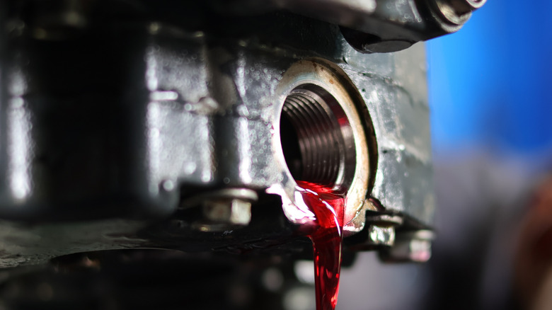 Утечка жидкости из системы трансмиссии