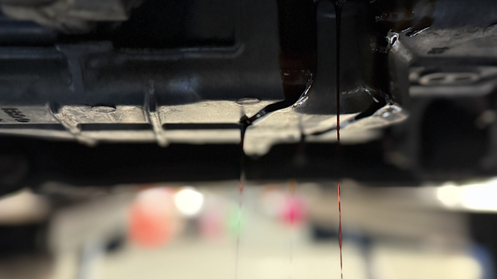 3 распространенных причины утечки трансмиссионной жидкости