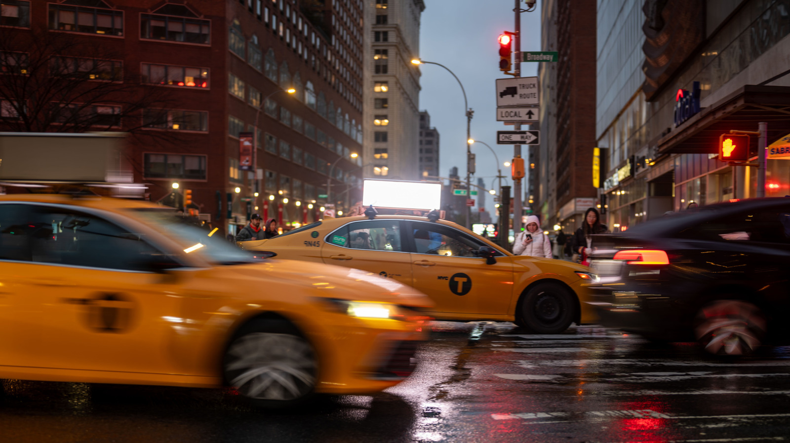 Жители Нью-Йорка отказываются от Uber и Lyft в пользу дешевых и нелегальных приложений для совместных поездок