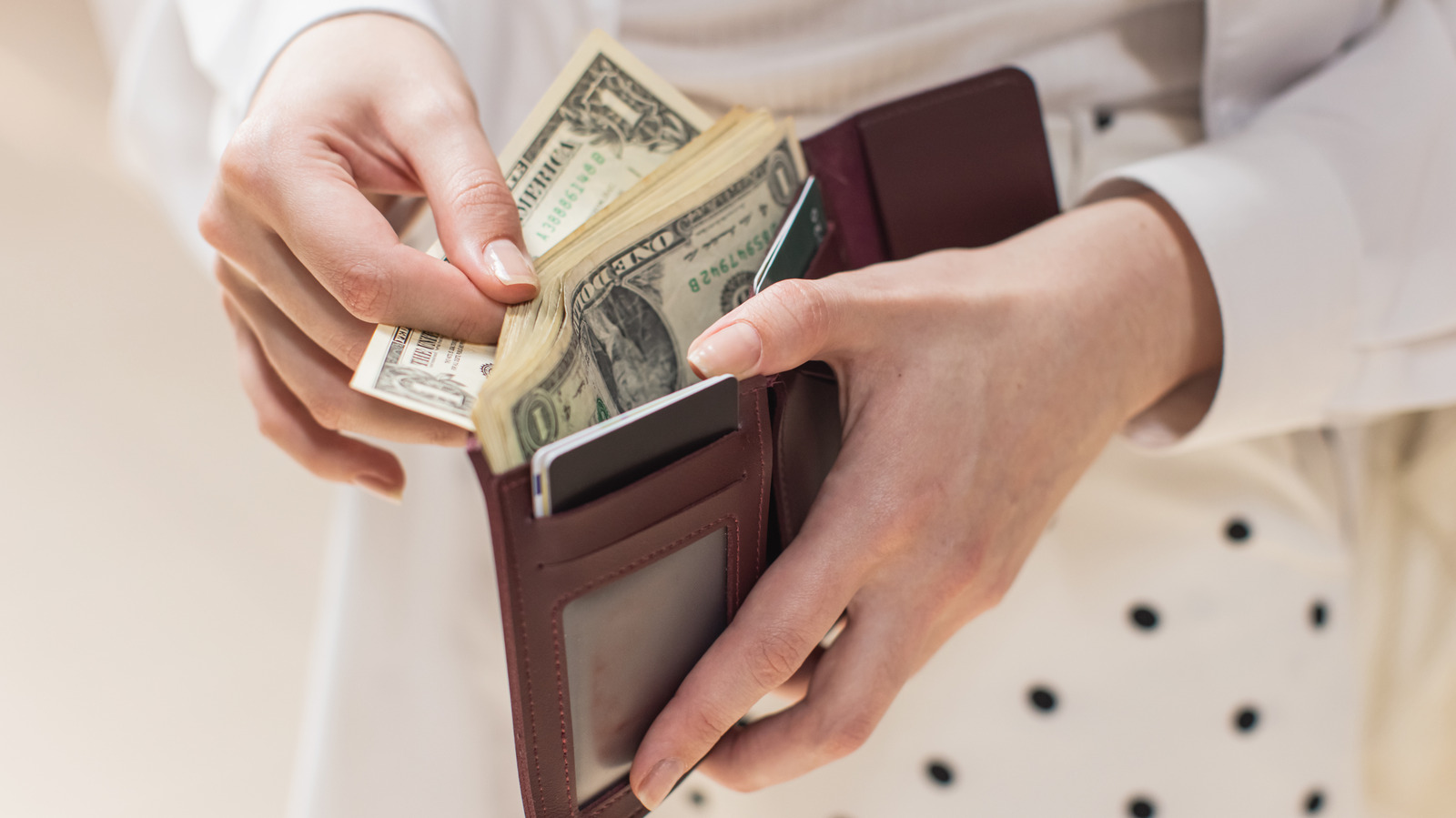 7 технических магазинов, в которых взимается плата за пополнение запасов, о которой вам следует знать